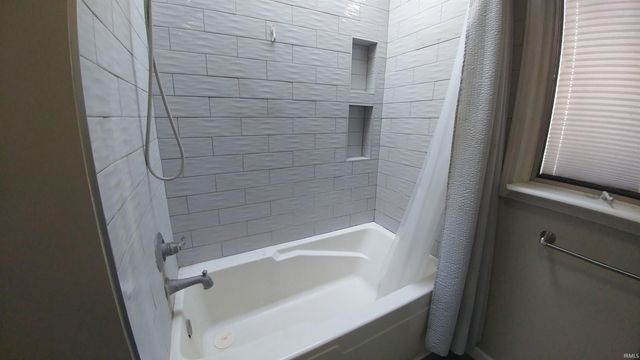 402 W Perkins Street, Hartford City, IN 47348