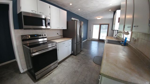 402 W Perkins Street, Hartford City, IN 47348