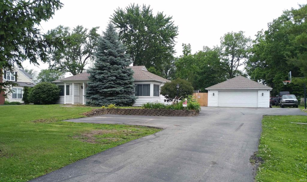 402 W Perkins Street, Hartford City, IN 47348