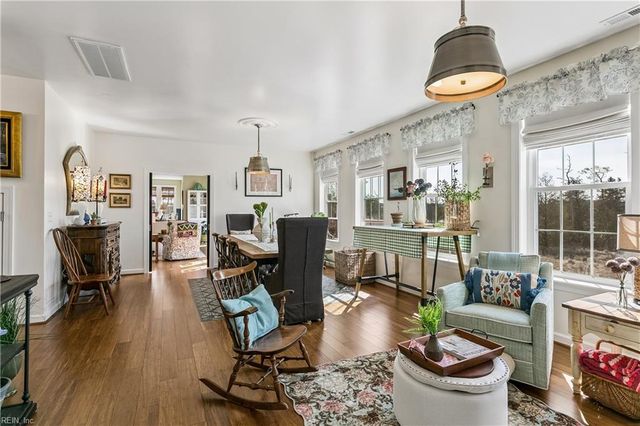 5 Dove Point TRL, Poquoson, VA 23662