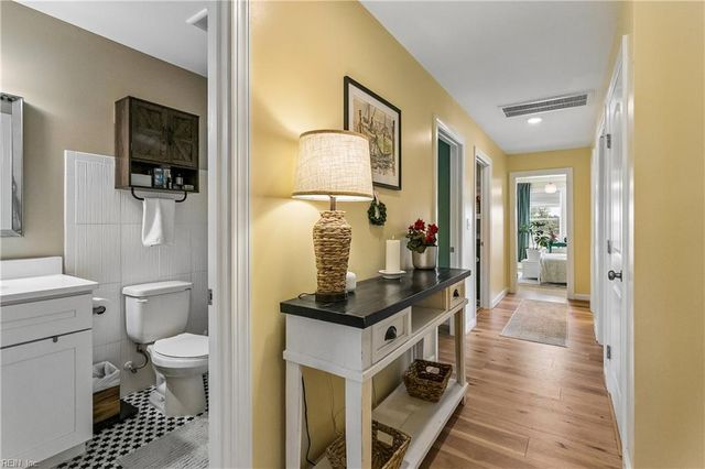 5 Dove Point TRL, Poquoson, VA 23662