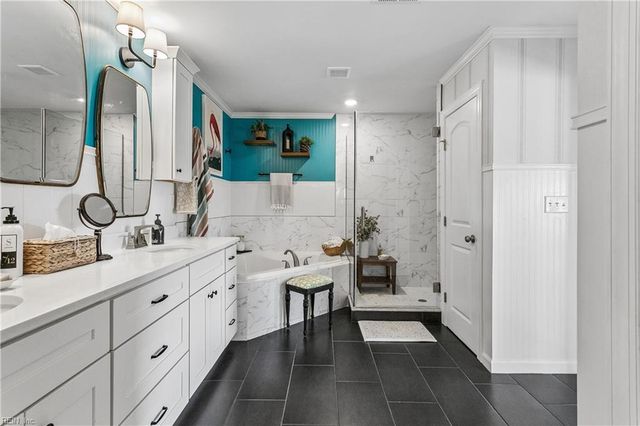 5 Dove Point TRL, Poquoson, VA 23662