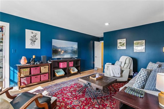 5 Dove Point TRL, Poquoson, VA 23662