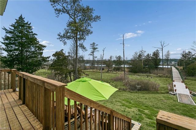 5 Dove Point TRL, Poquoson, VA 23662