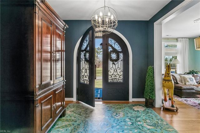 5 Dove Point TRL, Poquoson, VA 23662