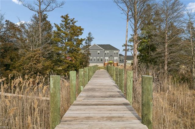 5 Dove Point TRL, Poquoson, VA 23662