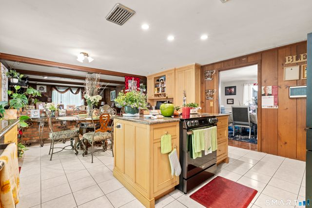 81 Meeting House Road, Haddam, CT 06438