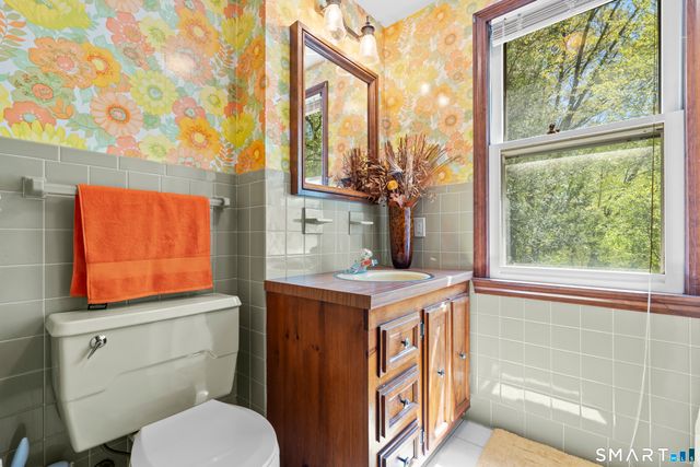 81 Meeting House Road, Haddam, CT 06438