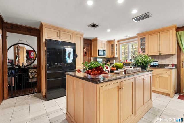 81 Meeting House Road, Haddam, CT 06438
