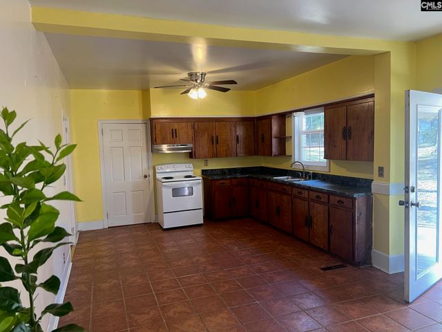 172 S Pine Street, Batesburg, SC 29006