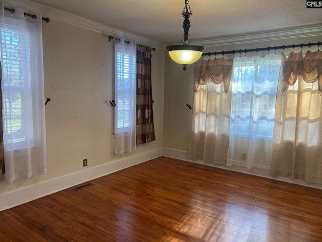 172 S Pine Street, Batesburg, SC 29006