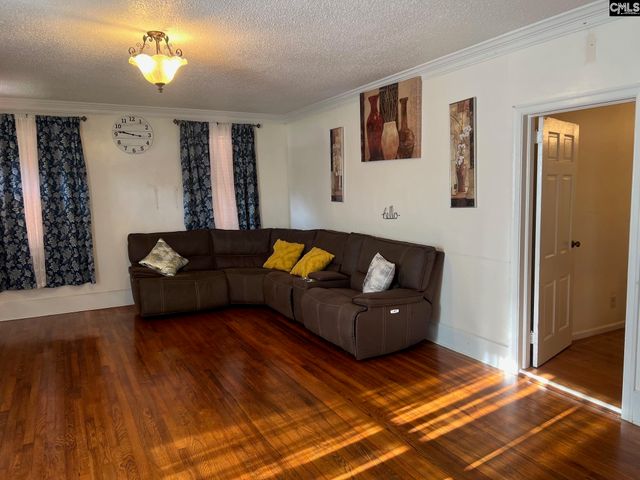 172 S Pine Street, Batesburg, SC 29006