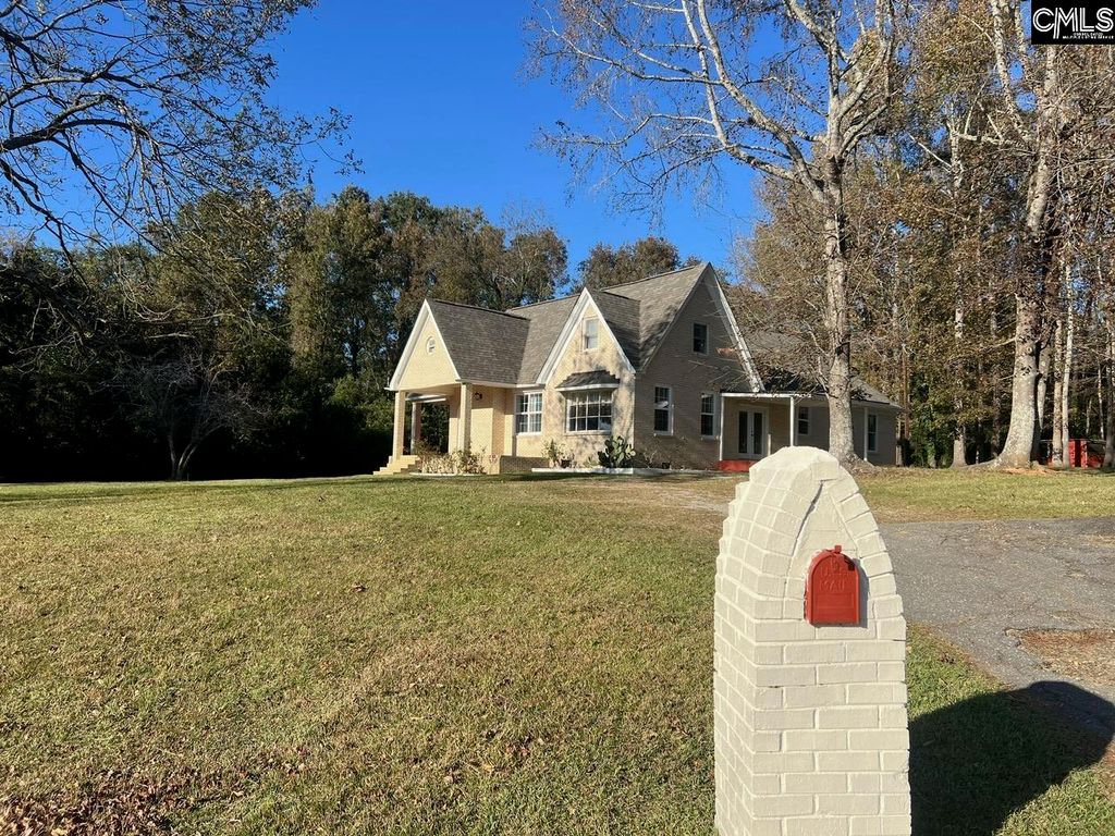 172 S Pine Street, Batesburg, SC 29006