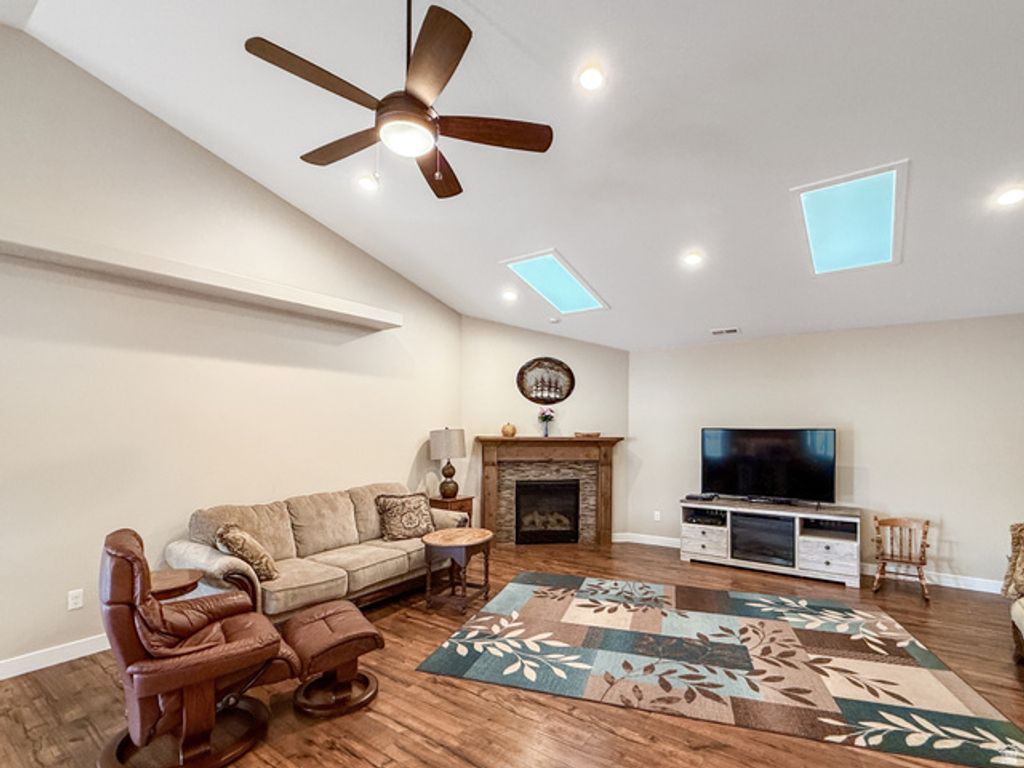 2696 S 2225 W, West Haven, UT 84401 — photo 4