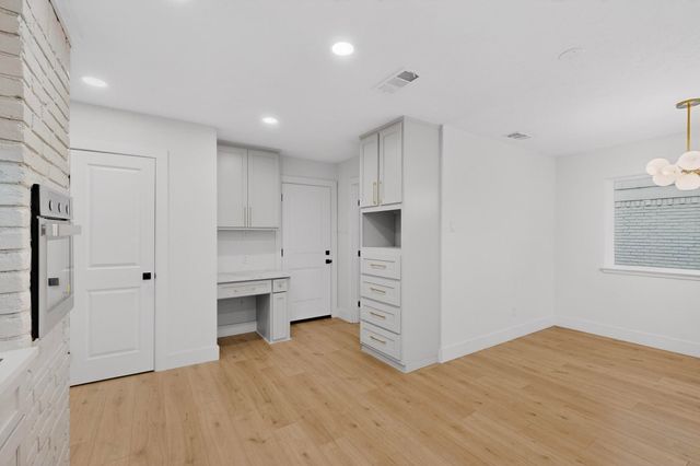 6905 Rockdale Road, Fort Worth, TX 76134