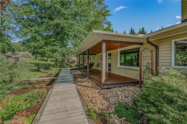 1388 Pipers Gap Road, Mount Airy, NC 27030
