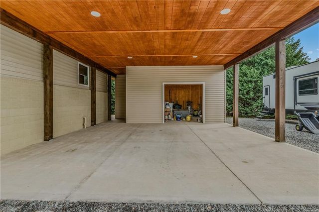 1388 Pipers Gap Road, Mount Airy, NC 27030