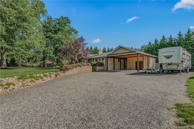 1388 Pipers Gap Road, Mount Airy, NC 27030