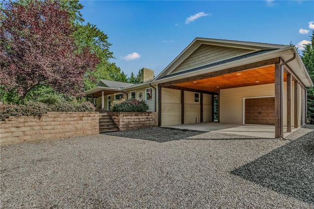 1388 Pipers Gap Road, Mount Airy, NC 27030