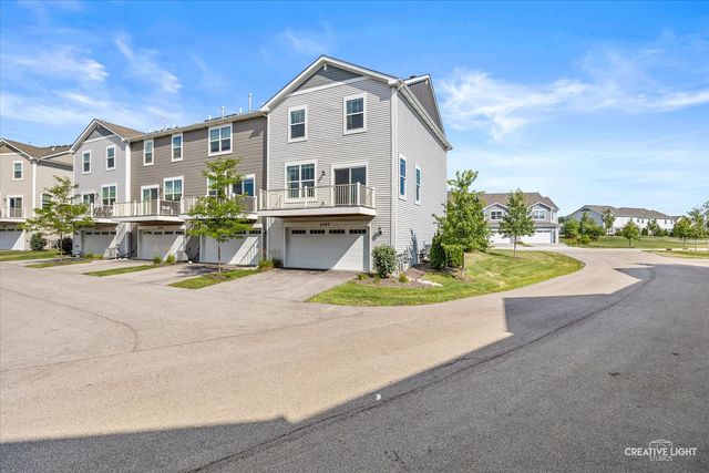 1097 Moraine Drive, South Elgin, IL 60177