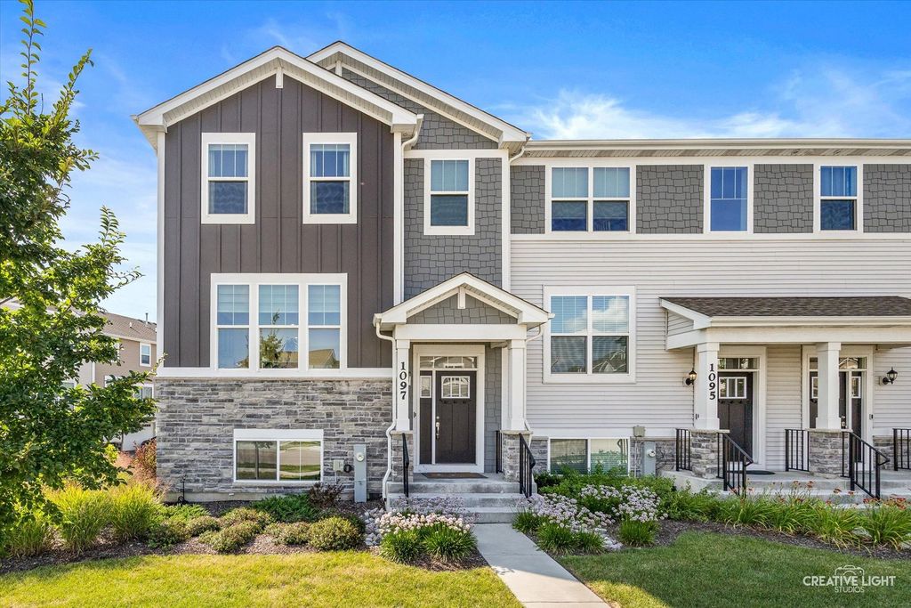 1097 Moraine Drive, South Elgin, IL 60177