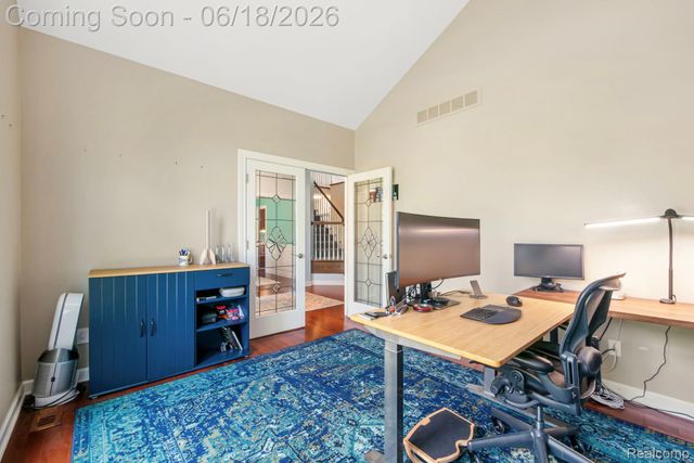 1902 Grayslake Drive, Rochester Hills, MI 48306