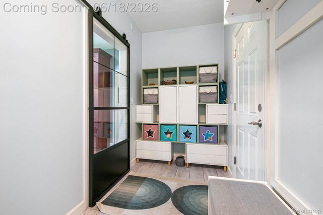 1902 Grayslake Drive, Rochester Hills, MI 48306