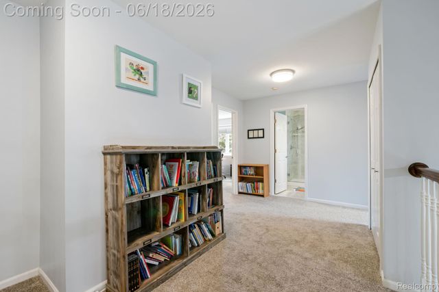 1902 Grayslake Drive, Rochester Hills, MI 48306