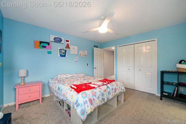 1902 Grayslake Drive, Rochester Hills, MI 48306