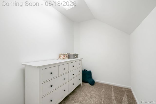 1902 Grayslake Drive, Rochester Hills, MI 48306