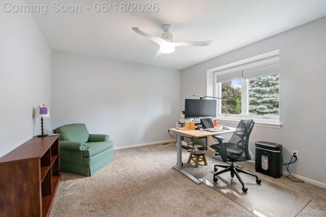 1902 Grayslake Drive, Rochester Hills, MI 48306