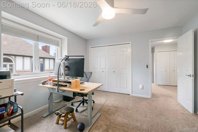 1902 Grayslake Drive, Rochester Hills, MI 48306