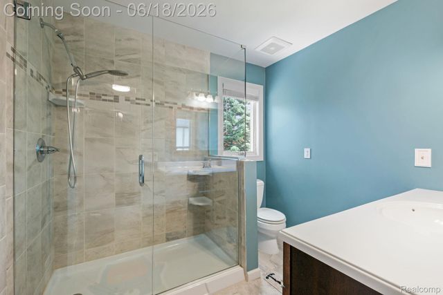 1902 Grayslake Drive, Rochester Hills, MI 48306