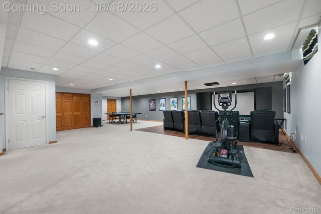 1902 Grayslake Drive, Rochester Hills, MI 48306