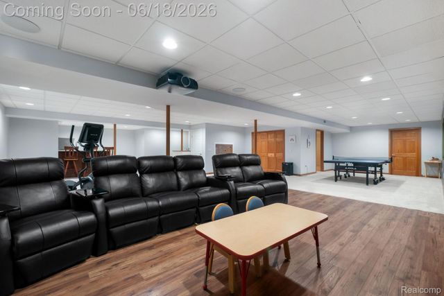 1902 Grayslake Drive, Rochester Hills, MI 48306