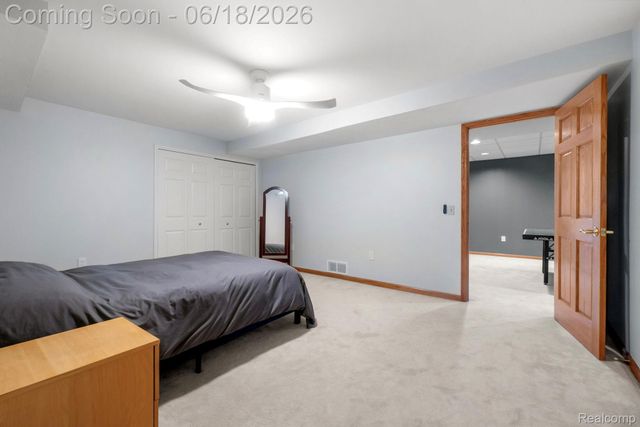 1902 Grayslake Drive, Rochester Hills, MI 48306
