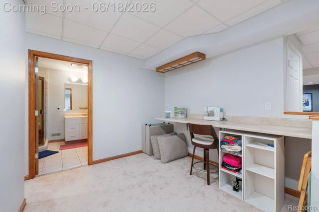 1902 Grayslake Drive, Rochester Hills, MI 48306