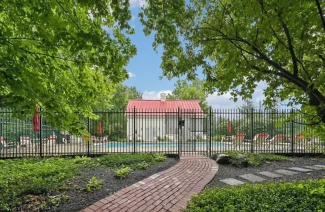 333 Sycamore Ridge Way, Gahanna, OH 43230