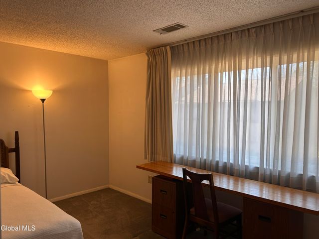 26 Point Of Woods Drive, Albany, NY 12203