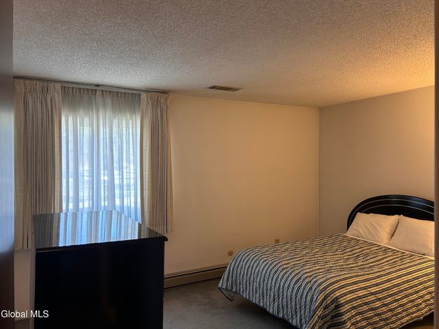 26 Point Of Woods Drive, Albany, NY 12203