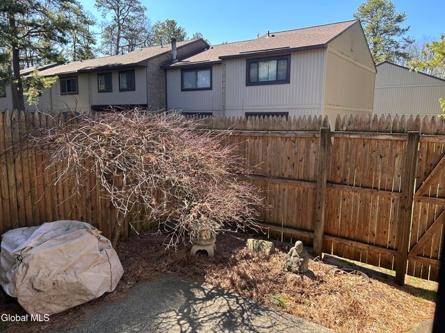 26 Point Of Woods Drive, Albany, NY 12203