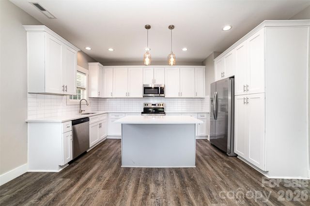 1003 Hunter Valley Road, Shelby, NC 28150