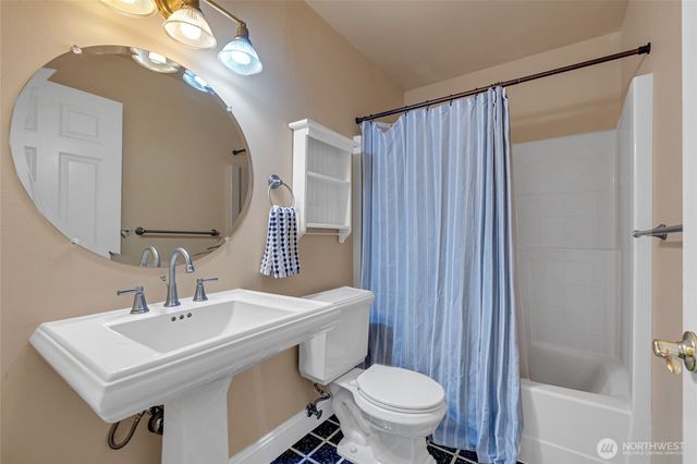 7796 Beardsley Avenue, Gig Harbor, WA 98335