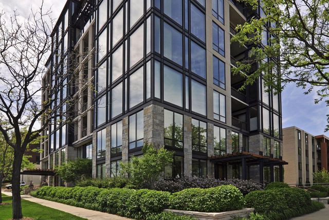 301 Kenwood Parkway 302, Minneapolis, MN 55403