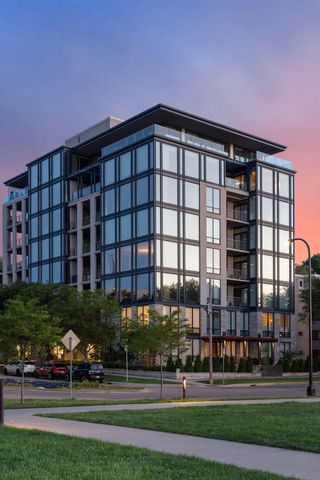301 Kenwood Parkway 302, Minneapolis, MN 55403