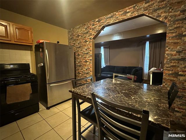 348 13th Avenue, Newark, NJ 07103