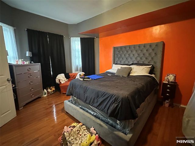 348 13th Avenue, Newark, NJ 07103
