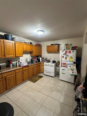 348 13th Avenue, Newark, NJ 07103