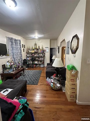 348 13th Avenue, Newark, NJ 07103