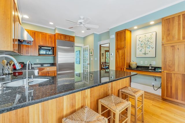 110 Anawan Ave, Boston, MA 02132